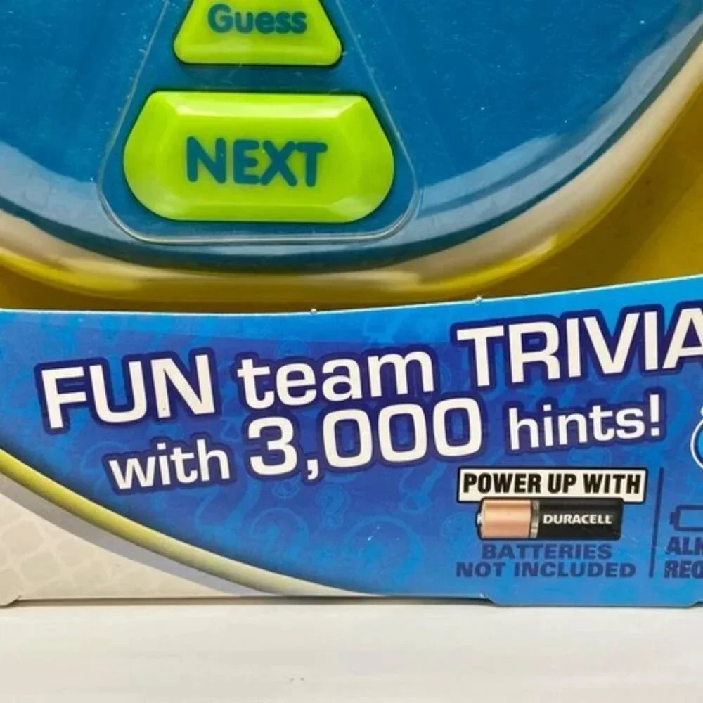 Hasbro Trivial Pursuit Hints‎ Electronic Handheld Travel Game Sealed